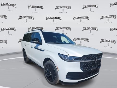 New 2026 Lincoln Navigator Reserve w/ Jet Appearance Package AWD/4WD image 7