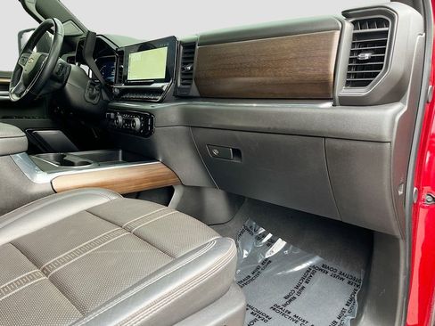 Used 2024 Chevrolet Silverado 2500 High Country w/ High Country Premium Package AWD/4WD image 27