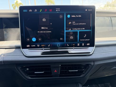 New 2026 Volkswagen Tiguan SE R-Line FWD image 19