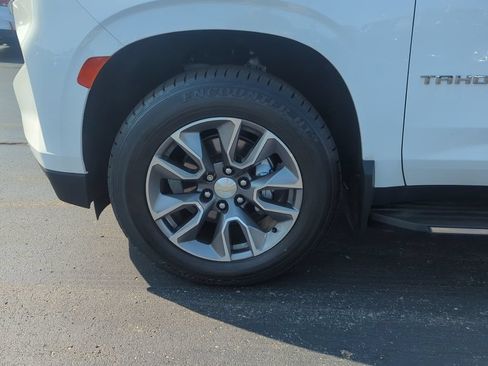 Certified 2022 Chevrolet Tahoe LT w/ Luxury Package AWD/4WD image 14