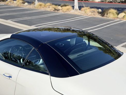 Used 2015 Mercedes-Benz SL 550 image 8