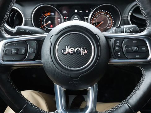 Used 2021 Jeep Wrangler Unlimited Sahara image 15