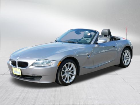 Used 2006 BMW Z4 3.0i RWD image 4