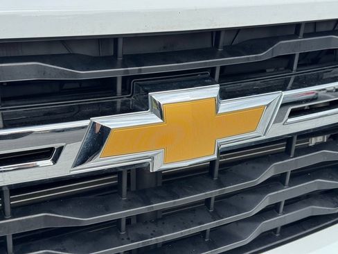 Used 2025 Chevrolet Silverado 2500 LT w/ Convenience Package AWD/4WD image 9