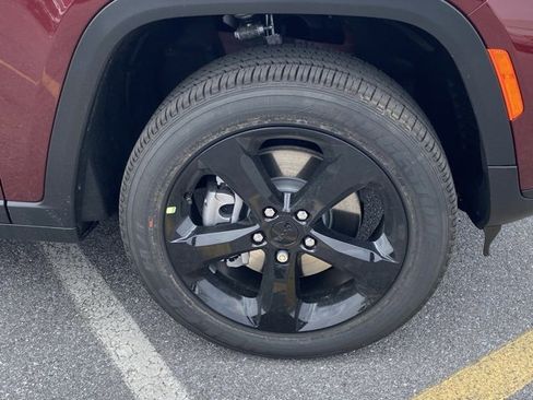 New 2025 Jeep Grand Cherokee L Altitude image 11