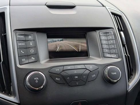 Used 2019 Ford Edge SE image 27