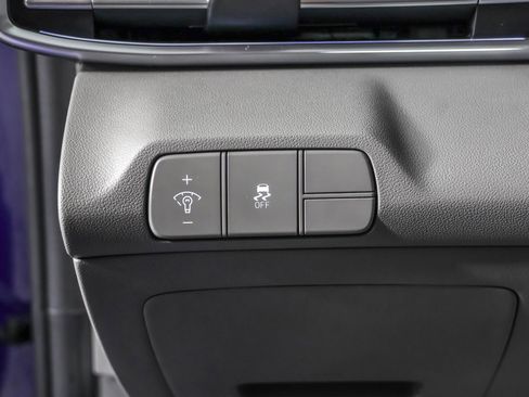 Used 2024 Hyundai Elantra SEL image 25