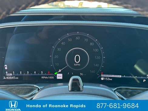 Used 2024 Cadillac Escalade Premium Luxury image 7