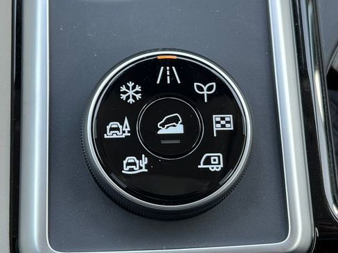 New 2026 Nissan Pathfinder SL image 31