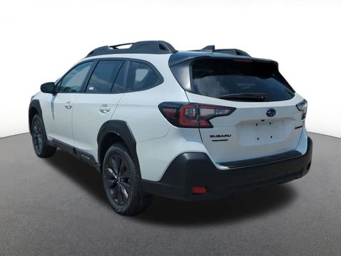 Used 2025 Subaru Outback Onyx Edition image 4