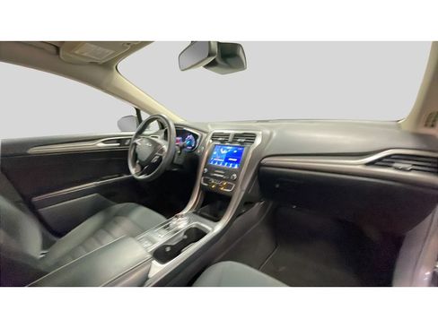Used 2020 Ford Fusion SE FWD image 19