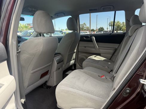 Used 2012 Toyota Highlander 4WD image 11