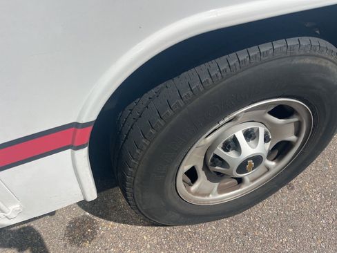 Used 2024 Chevrolet Silverado 2500 W/T w/ WT Convenience Package image 16