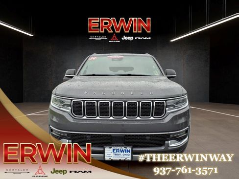Used 2024 Jeep Wagoneer L Series II w/ Flexible Seating Group AWD/4WD image 2