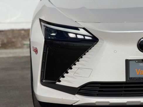 Used 2023 Lexus RZ 450e Premium image 7