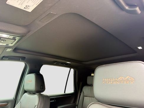 Used 2025 Chevrolet Tahoe High Country AWD/4WD image 28