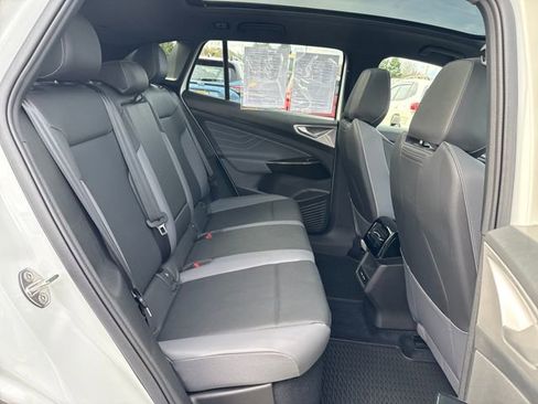 Used 2025 Volkswagen ID.4 Pro S image 12