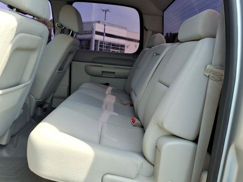 Used 2010 GMC Sierra 1500 SLE w/ Power Pack Plus AWD/4WD image 7