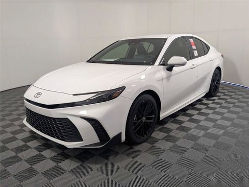 New 2026 Toyota Camry SE FWD image 2