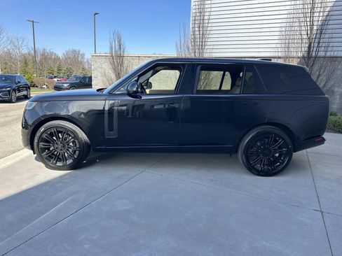 New 2026 Land Rover Range Rover Long Wheelbase SE AWD/4WD image 8