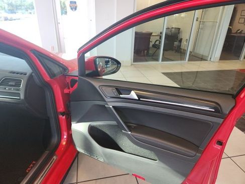 Used 2015 Volkswagen GTI SE w/ Lighting Package (SEL) image 17