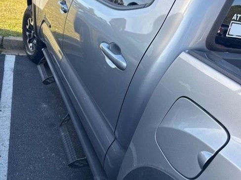 Used 2020 Toyota Tacoma TRD Off-Road image 4