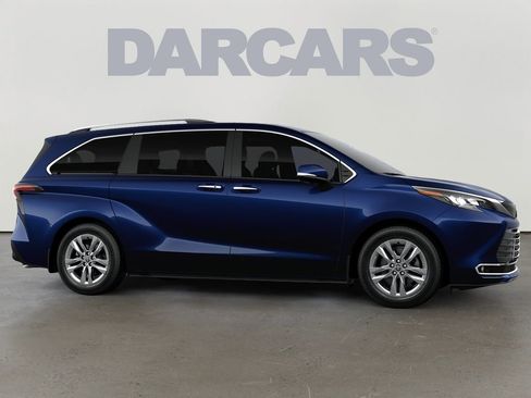 New 2026 Toyota Sienna Limited AWD/4WD image 16