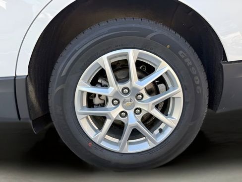 Used 2024 Chevrolet Equinox LT FWD image 42