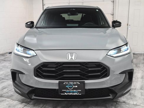 Used 2025 Honda HR-V Sport image 2