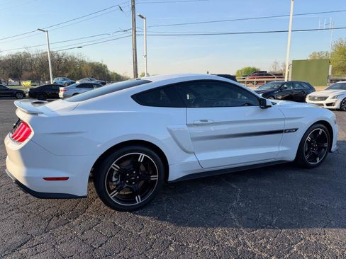 Used 2019 Ford Mustang GT Premium w/ Equipment Group 401A RWD image 15