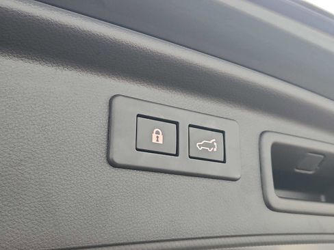 Used 2023 Subaru Forester Limited image 30