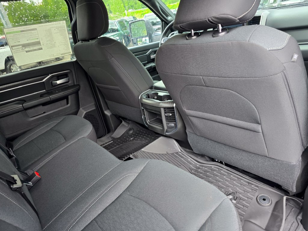 New 2026 RAM 3500 Big Horn AWD/4WD image 24