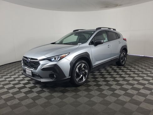 Used 2025 Subaru Crosstrek 2.5i Limited w/ Crosstrek Mirror Package image 8