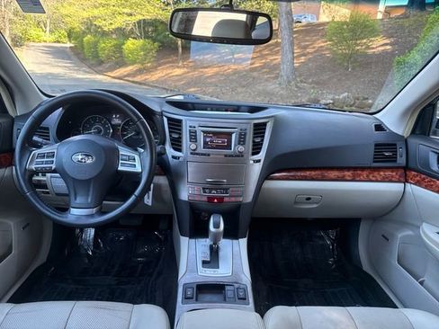 Used 2012 Subaru Outback 2.5i Limited image 13