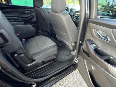 Used 2023 Chevrolet Traverse LT FWD image 20