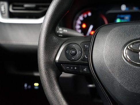 Certified 2025 Toyota RAV4 XLE AWD/4WD image 14