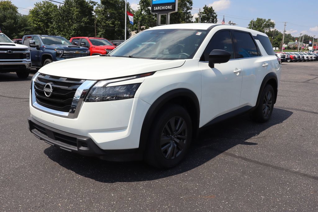 Used 2023 Nissan Pathfinder S AWD/4WD image 29