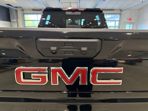 Used 2025 GMC Sierra 2500 SLT w/ SLT Premium Package AWD/4WD image 9