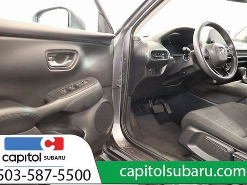 Used 2023 Honda HR-V LX image 9