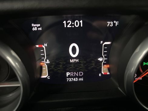 Used 2018 Jeep Wrangler Unlimited Sahara image 15