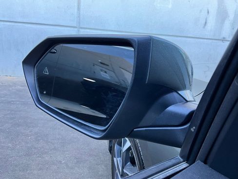 Used 2025 Hyundai Elantra Limited image 18