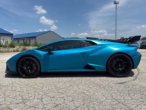 Used 2022 Lamborghini Huracan STO RWD image 7