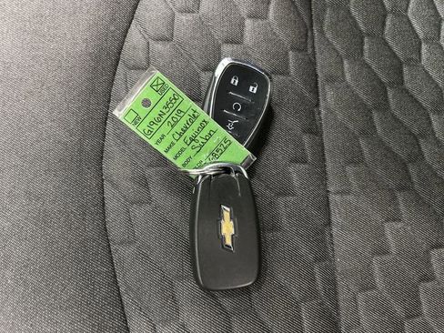 Used 2019 Chevrolet Equinox LT AWD/4WD image 12
