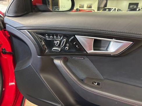 Used 2015 Jaguar F-TYPE S RWD image 39