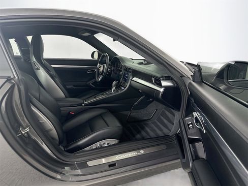 Certified 2019 Porsche 911 Carrera S image 31