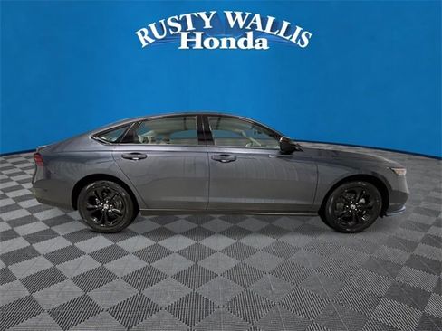 New 2025 Honda Accord SE image 2