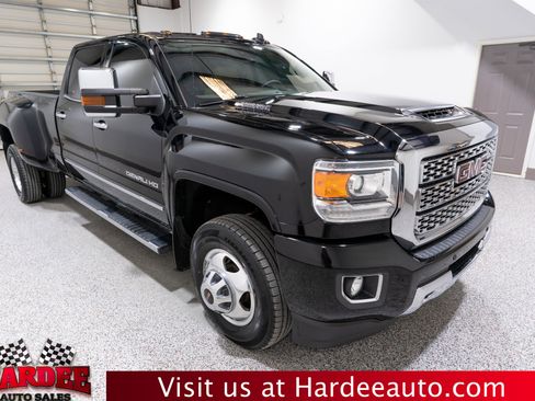 Used 2018 GMC Sierra 3500 Denali w/ Duramax Plus Package AWD/4WD image 6