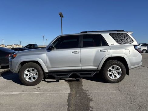 Used 2022 Toyota 4Runner SR5 image 2