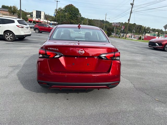 Used 2025 Nissan Versa SV w/ Trunk Package FWD image 4