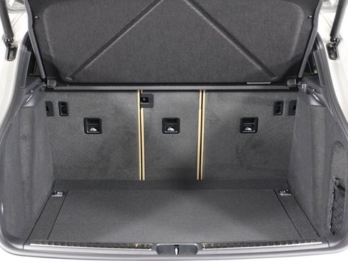 New 2026 Porsche Macan image 19